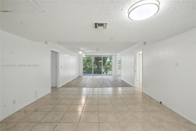 Photo - 3850 Oaks Clubhouse Dr Unit 307