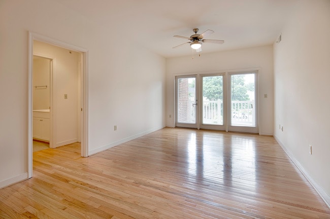 Photo - Wertland Square