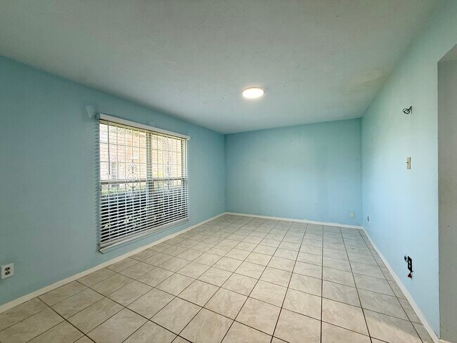 Photo - 8438 Leawood Blvd Unit 1