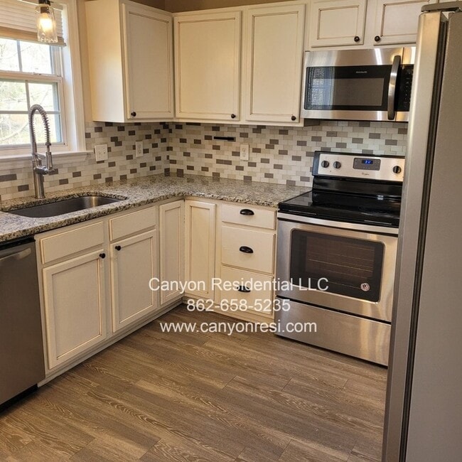 Photo - 4396 Moat Dr