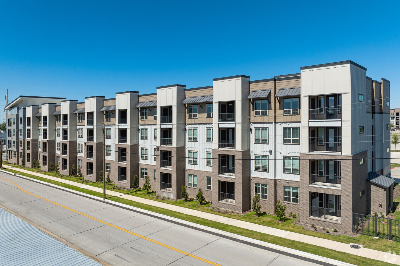 Westmoreland Station - Westmoreland Station Apartments