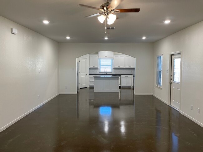 Building Photo - 706 Tower Mill Ct