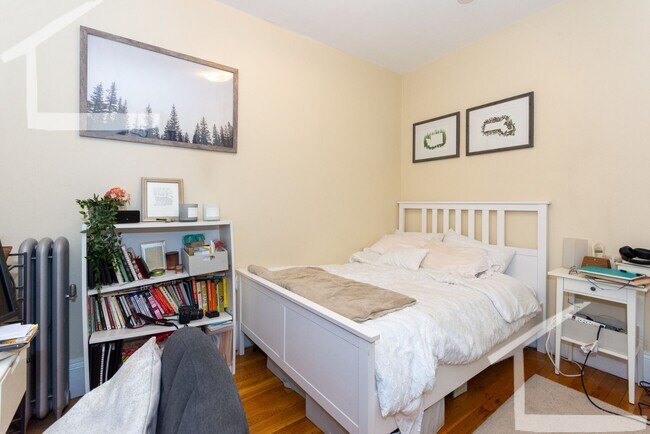 Photo - Very spacious 3 bed in Brookline...