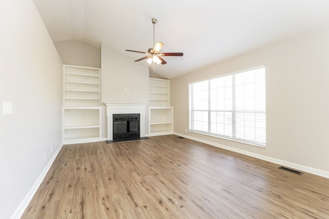 401 Newberry Ct