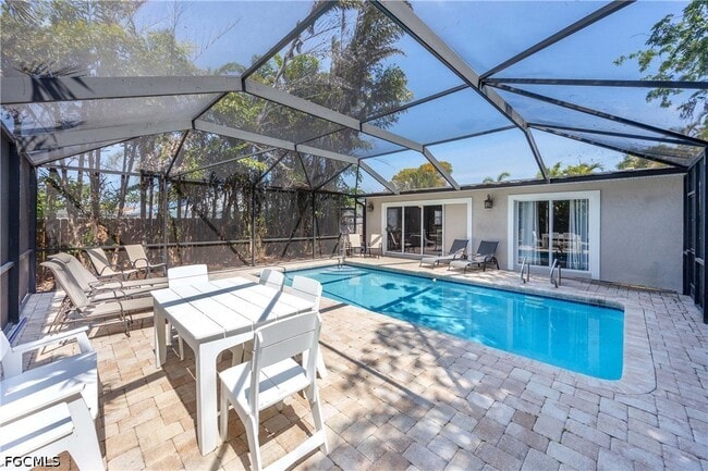 Photo - 856 104th Ave N