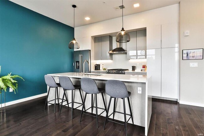 Photo - Luxury condo in the CWE