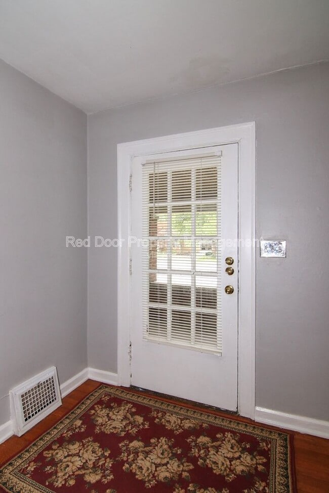 Photo - 6055 Central Ave