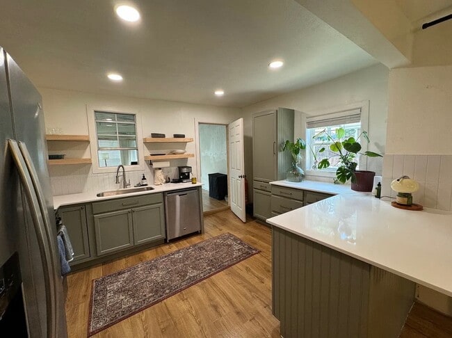 Photo - 807 S Van Buren Ave House