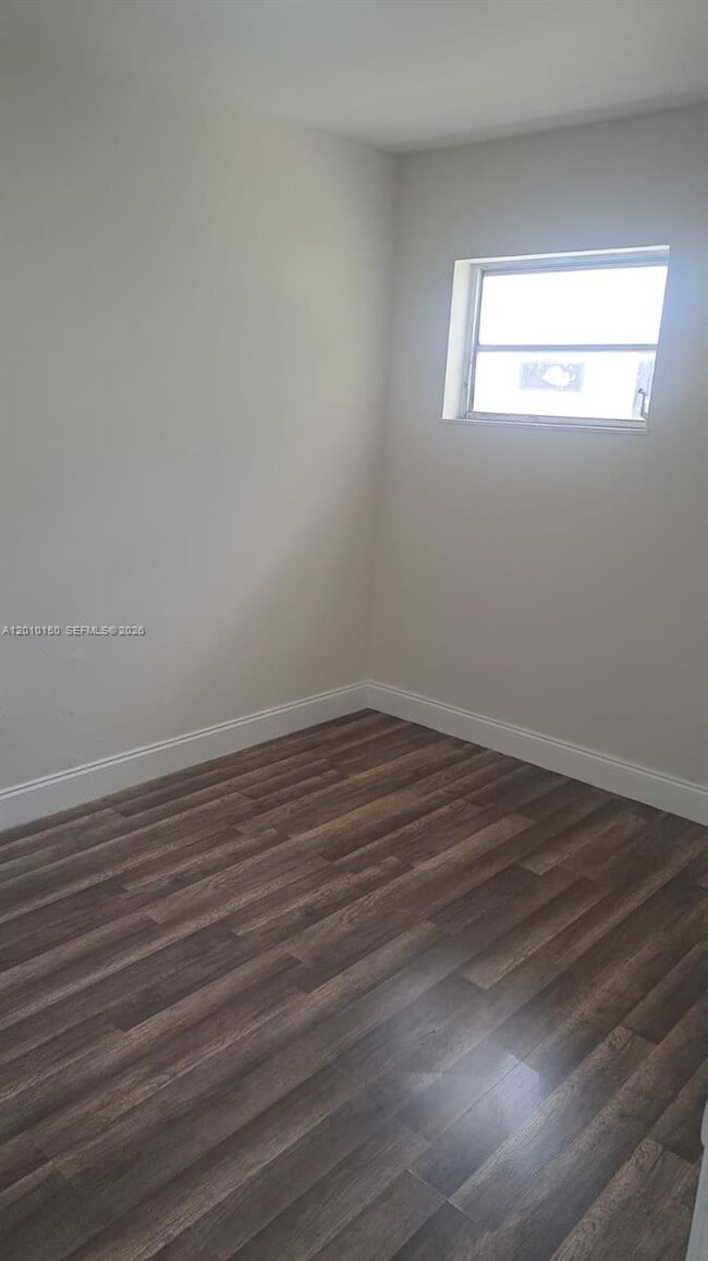 Photo - 2457 NW 35th St Unidad B