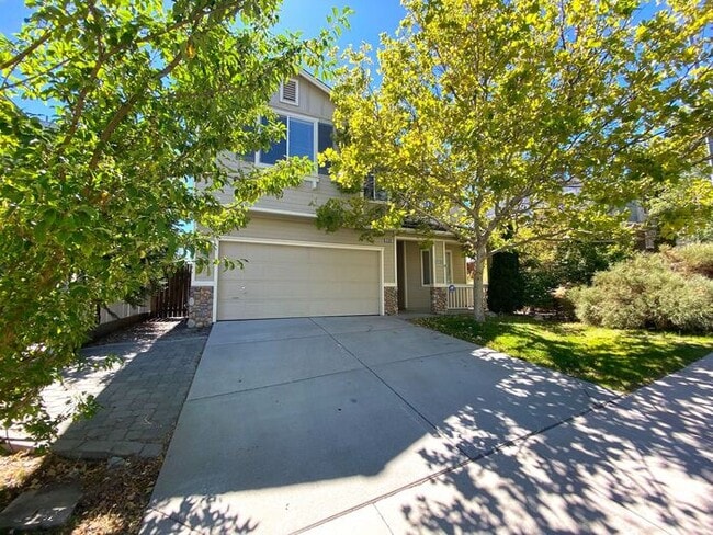 Building Photo - NW Reno 4 Bedroom Home - Mountain Views