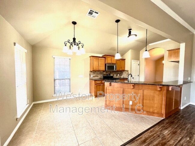 Photo - 11600 SW 10th St