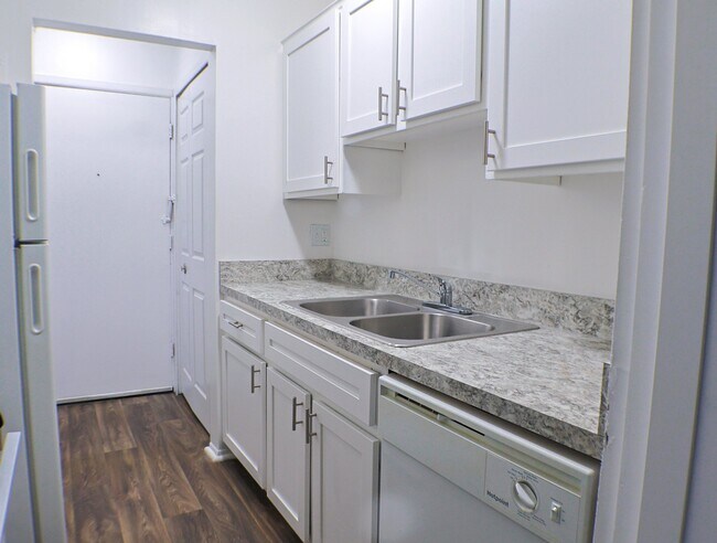 Franklin Square Apartments