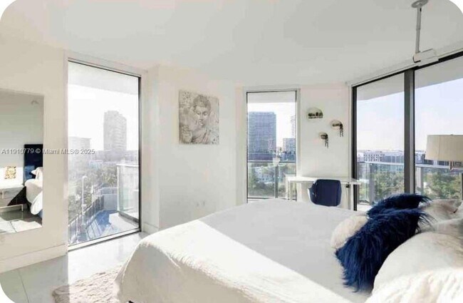 Photo - 501 NE 31st St Unidad 810