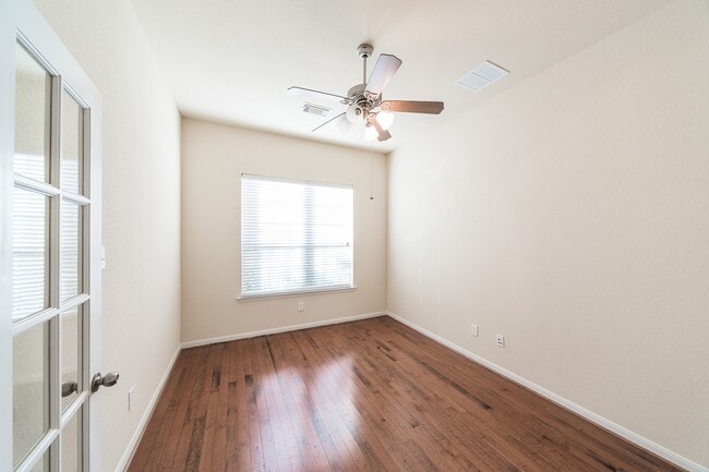 Photo - 607 Overdell Dr