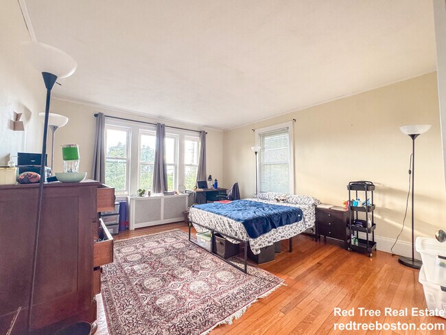 28 Manet Rd Unit 2