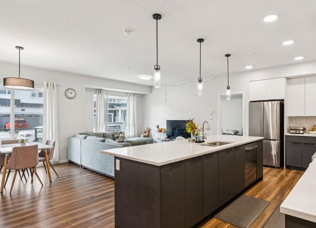 Photo - 33 Carringham Gate NW Unit 1105