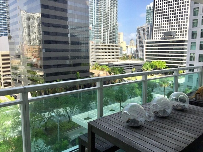 Photo - 950 Brickell Bay Dr