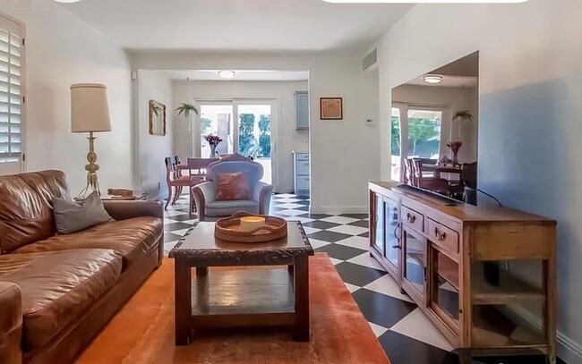 Photo - 3547 E Meadowbrook Ave