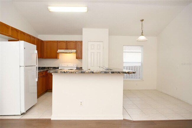 Photo - 415 Danube Way