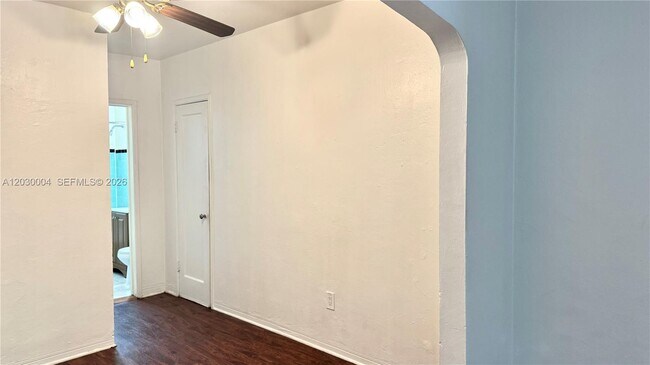 Photo - 4410 NE 2nd Ave Unit 4414