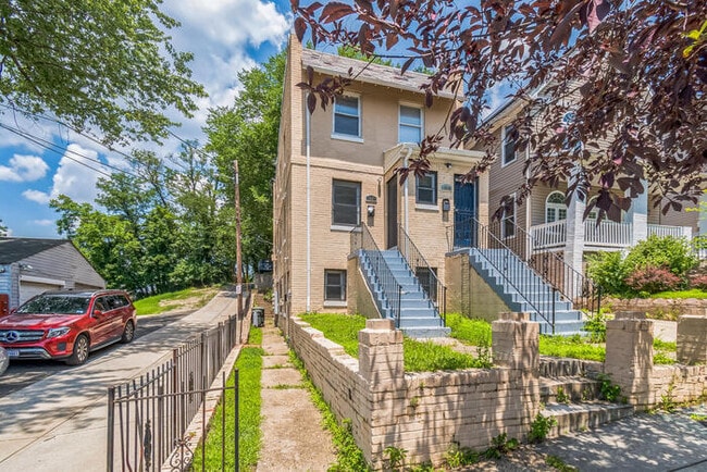 Photo - 1608 W St SE House