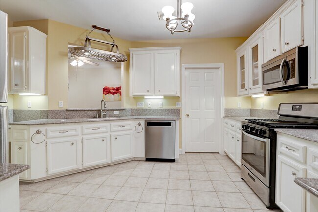Photo - 1408 S Friendswood Dr
