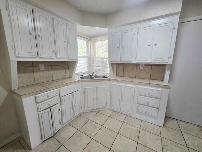 1129 NW 82nd St