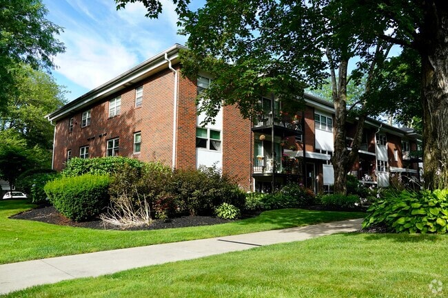 Building Photo - 36 Pleasant Dr Unit 48 Rental