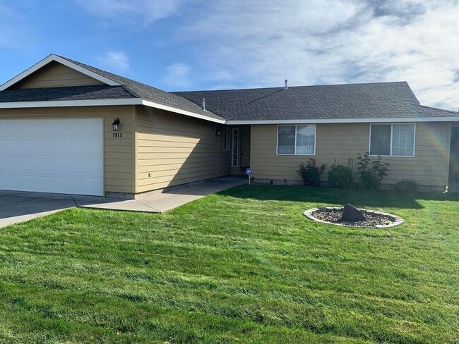 Photo - 7912 Quadra Dr