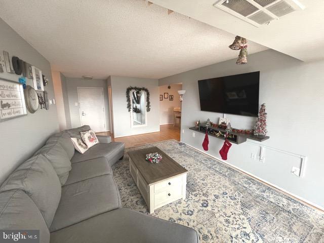 Photo - 4500 S Four Mile Run Dr Unidad 1124