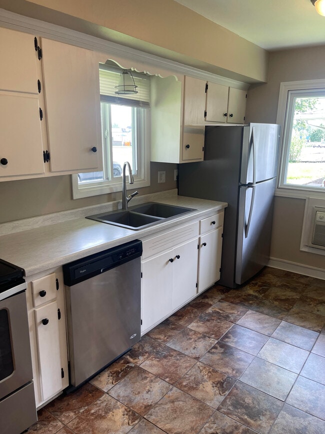 Kitchen - 6434 Xerxes Ave S