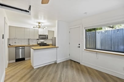 Photo - The Alamo Apartments