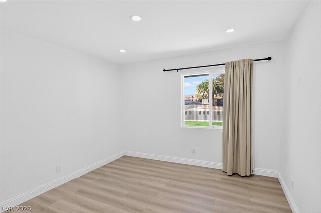 Photo - 5270 S Sepulveda Blvd
