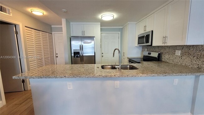 Photo - 3600 NE 170th St Unit 302