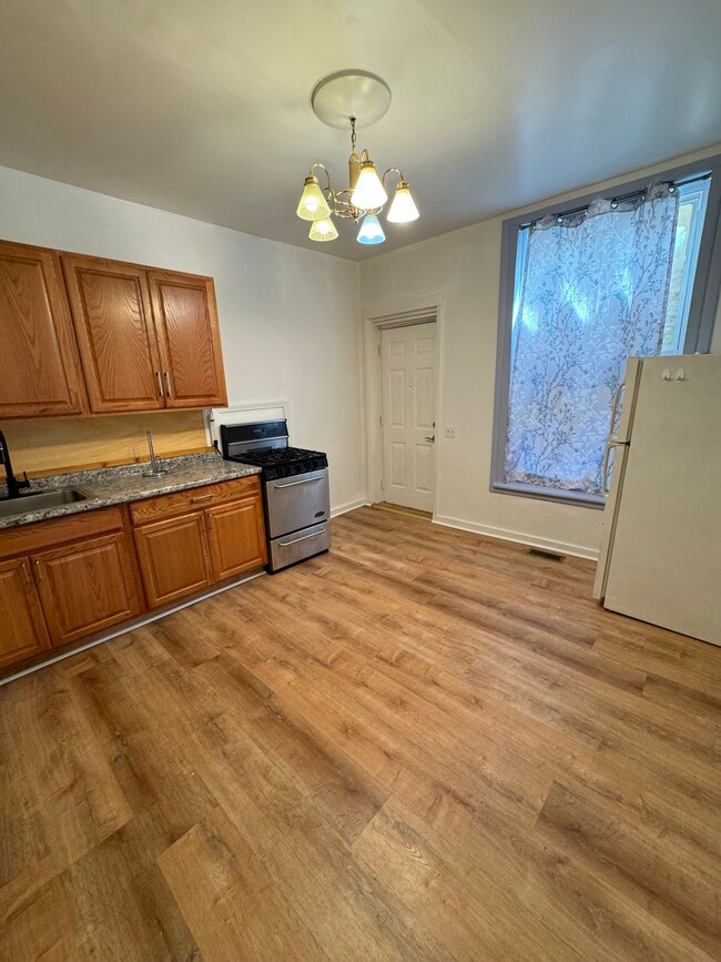 Photo - 917 W 35th St Apartamentos Unidad 1R