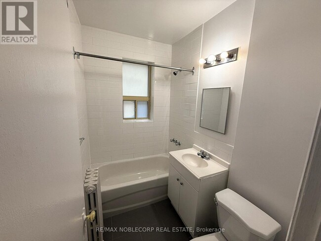 Photo - 1377 Bayview Ave Unité 1