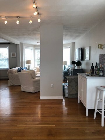 Photo - 383 Maverick St Unit 2