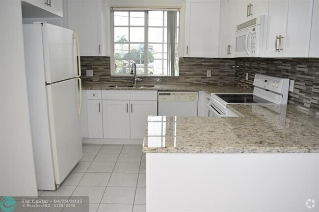 Building Photo - 2010 Taylor St Unit 7B Rental
