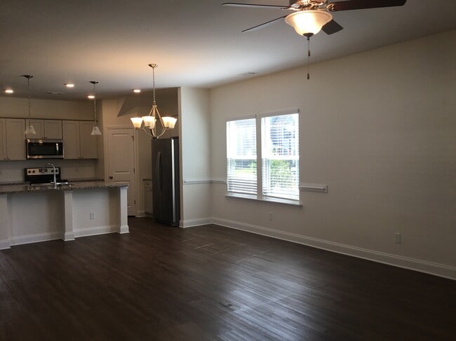 Photo - 324 Crabapple Cir