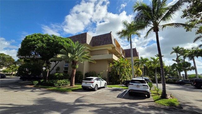 Building Photo - 7900 Camino Cir Unit 101