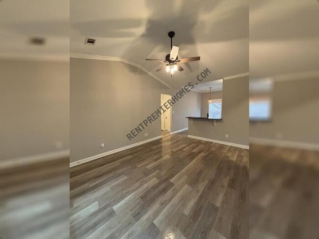 Photo - 32 Woodhaven Dr