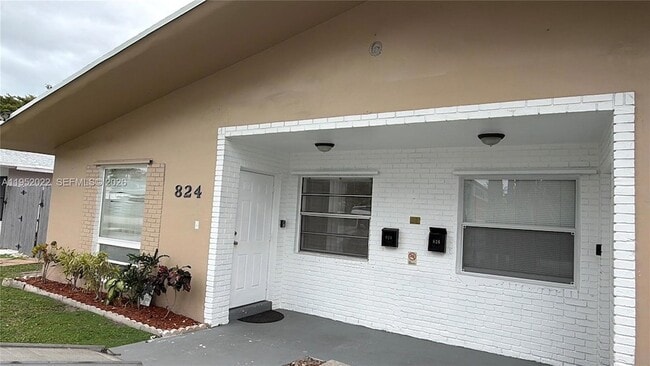 Building Photo - 824 SW 12th Ct Unit 826