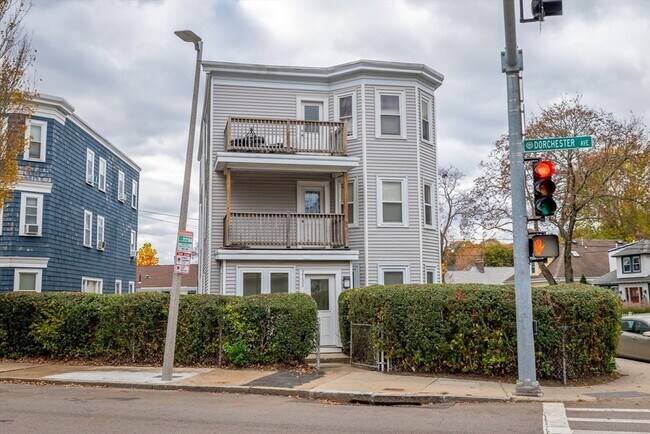 Photo - 2131 Dorchester Ave
