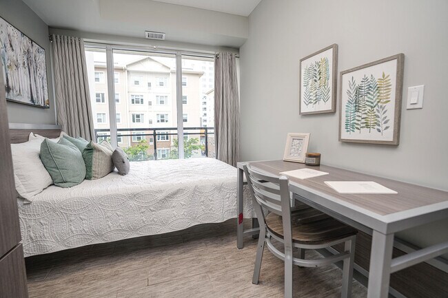 Photo - 250 Lester St