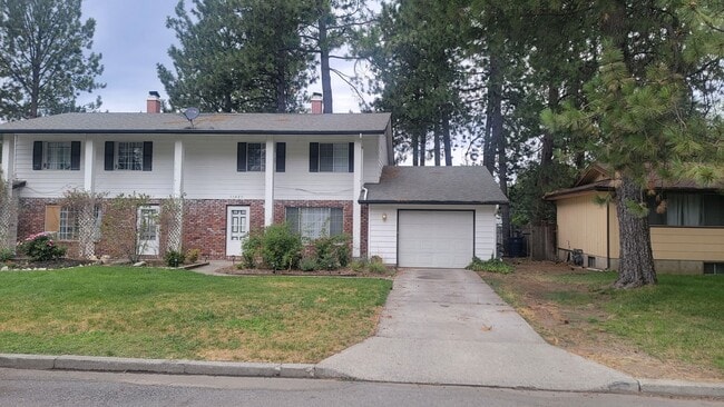 Building Photo - 11403 E 29th Ave Unit 11405 E 29th Rental