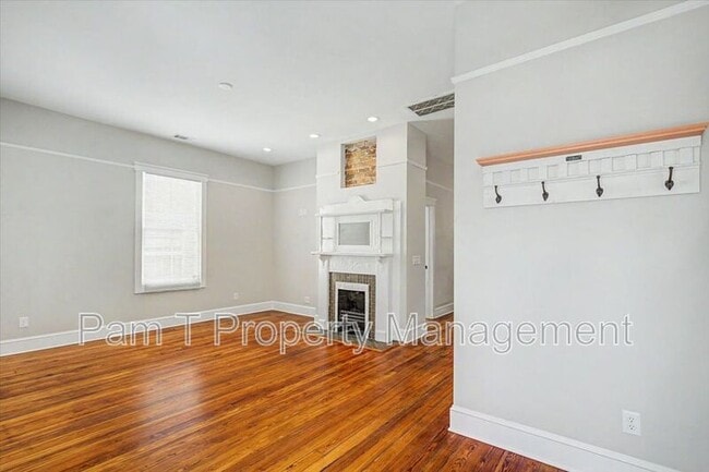 Photo - 512 E 34th St