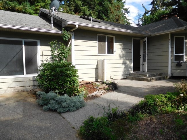 Building Photo - 1536 Vashon Ave NE Rental