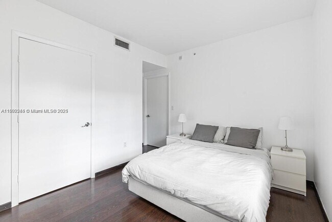 Photo - 435 21st St Unit 308