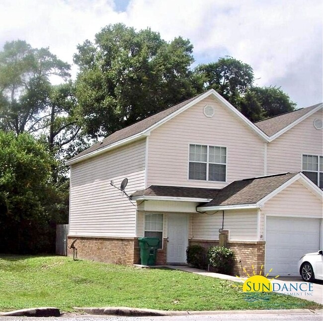 Spacious 2 Bedroom Townhouse near Hurlburt... - Spacious 2 Bedroom Townhouse near Hurlburt...