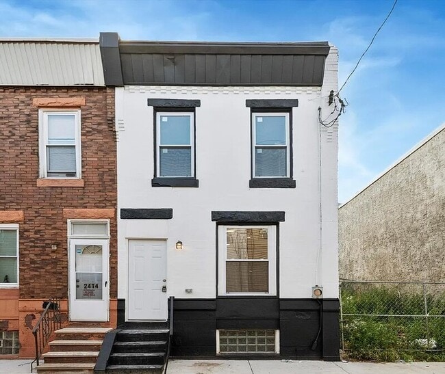 Building Photo - 2412 S Franklin St